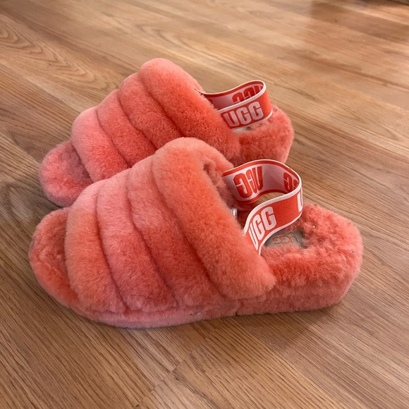 UGGS - Picture 2 of 2